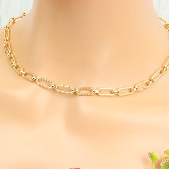 "Minimalist & Elegant Necklace Chain – Perfect for Women & Girls | UNVRC1519 - Picture 4 of 10